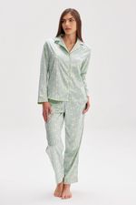 SL16223_verde_1-selu-pijama-de-raso-estampado-alba-camisa-manga-larga-pantalon-largo