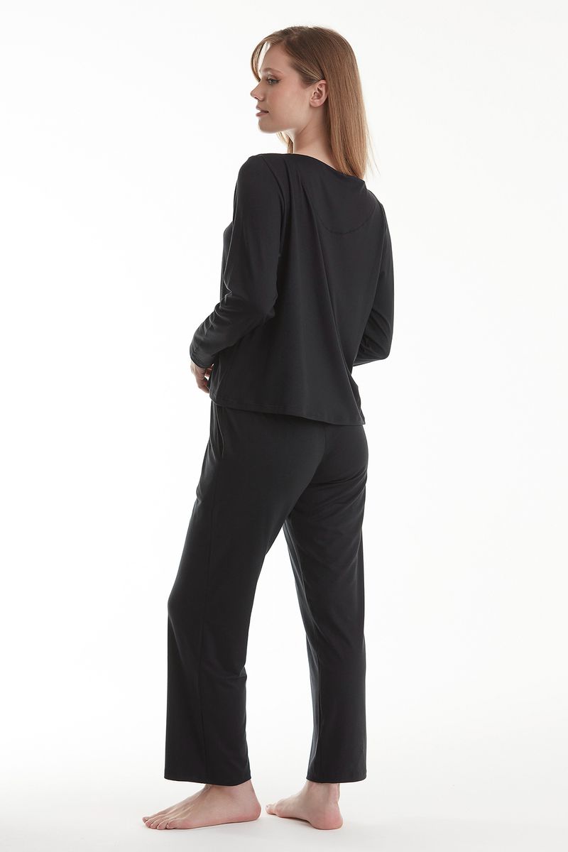SL21017_negro_3-selu-pijama-invierno-puntilla-cuello-v-georgia