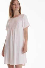 SL21018_rosa_4-selu-camison-invierno-puntilla-cuello-v-georgia