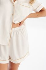 sl16232_marfil_5-selu-camisero-aurora-de-raso-corto-rayado-bolsillo-delantero-y-vivo-tostado-.jpg
