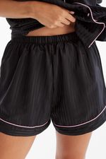 sl16232_negro_5-selu-camisero-aurora-de-raso-corto-rayado-bolsillo-delantero-y-vivo-rosa-.jpg