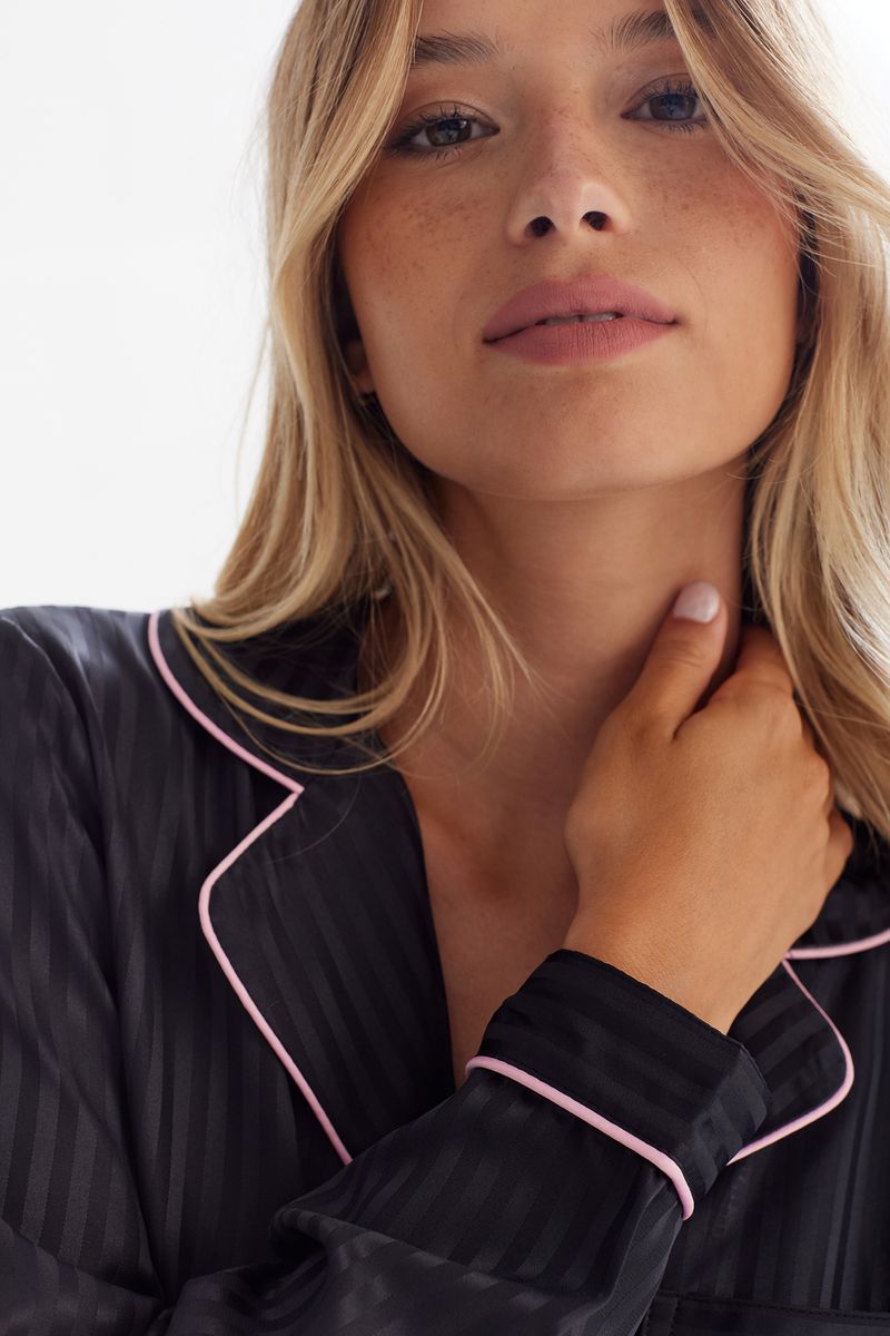 sl16231_negro_1-selu-pijama-aurora-camisero-de-raso-largo-rayado-bolsillo-delantero-y-vivo-rosa-.jpg