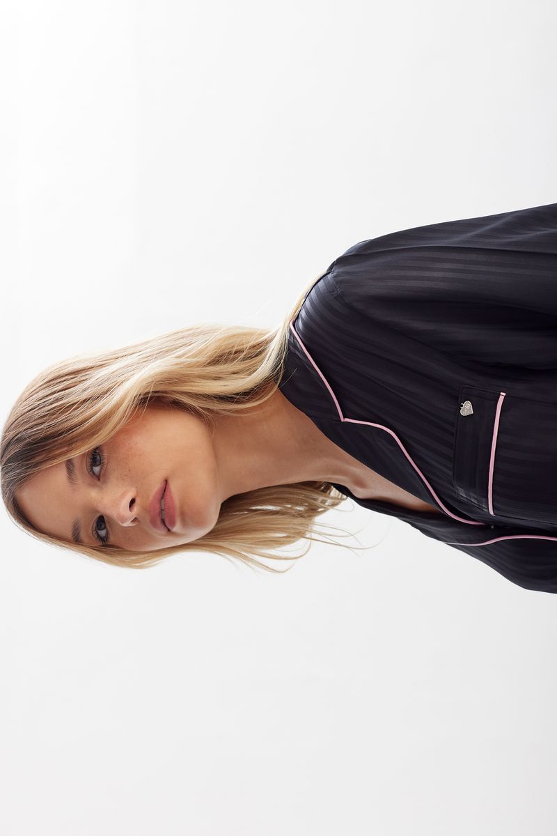 sl16231_negro_3-selu-pijama-aurora-camisero-de-raso-largo-rayado-bolsillo-delantero-y-vivo-rosa-.jpg