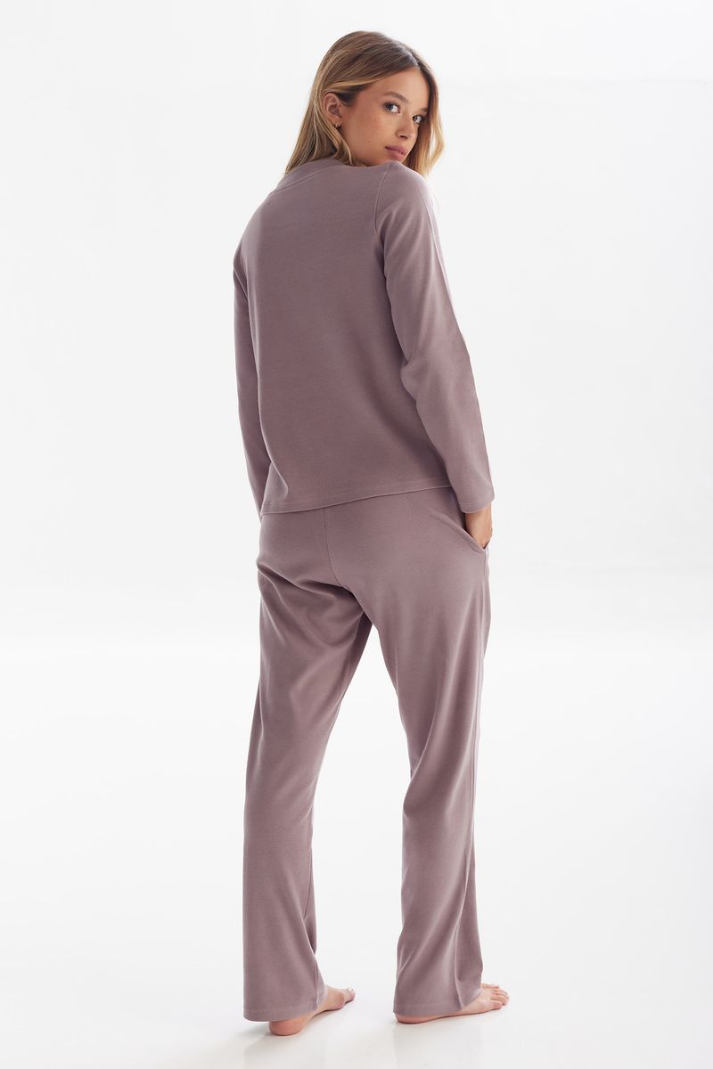 SL21068_mora_5-selu-pijama-gavra-remera-manga-larga-buzo-pantalon-largo-moderno-interlock-invierno.jpg