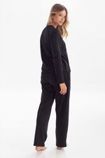 SL21068_negro_5-selu-pijama-gavra-remera-manga-larga-buzo-pantalon-largo-moderno-interlock-invierno.jpg