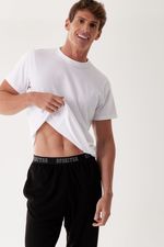 SL18137_negro_5-opositor-pijama-de-hombre-basico-compuesto-por-remera-y-pantalon-liso.jpg