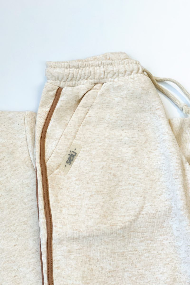 CBEX19007_arena_3-selu-conjunto-chill-buzo-y-pantalon-comodo-hs.jpg