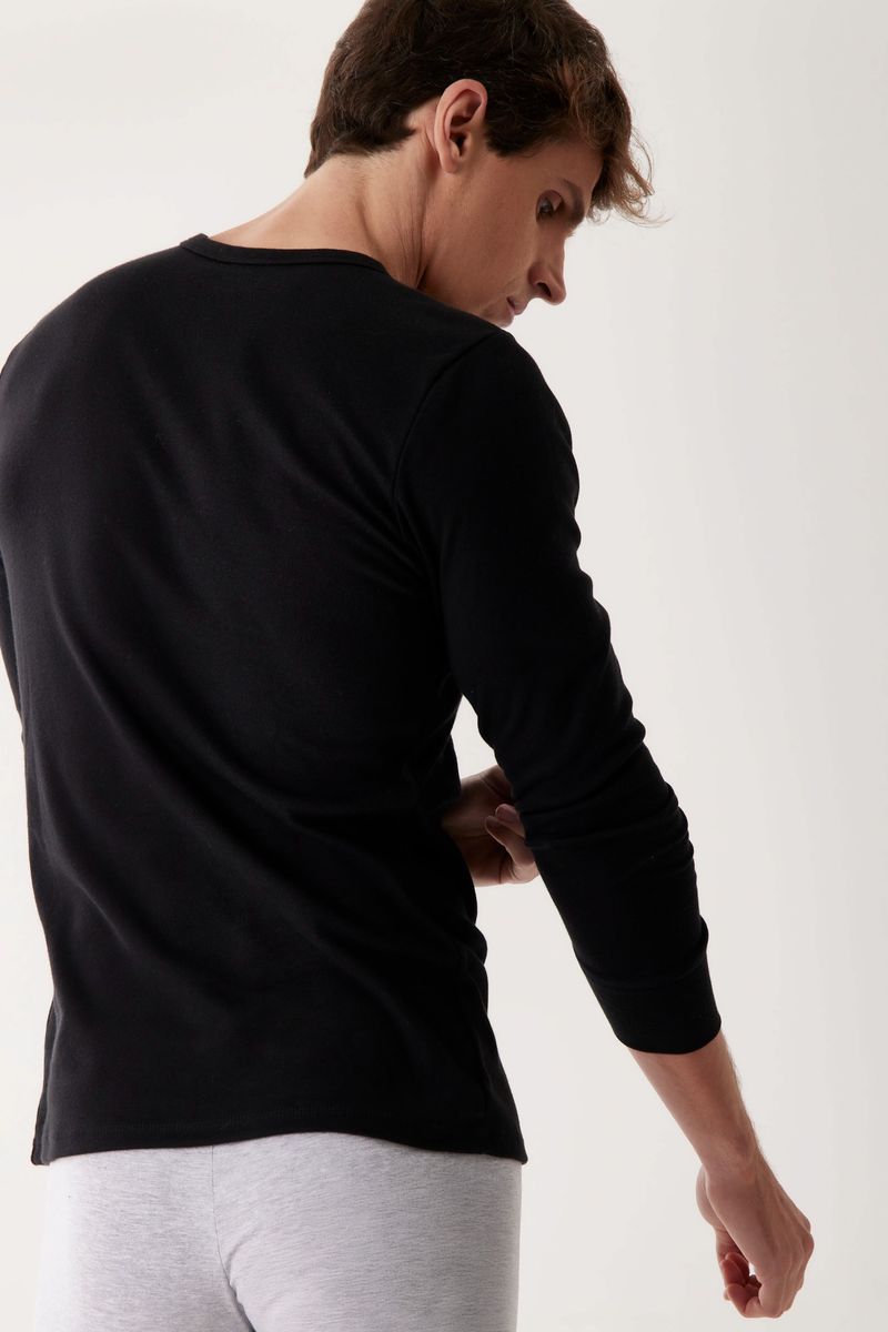 sl09018_negro_2-opositor-camiseta-termica-manga-larga-con-cuello-redondo-