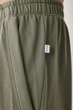SL18138_verde_2-opositor-pantalon-basico-de-hombre